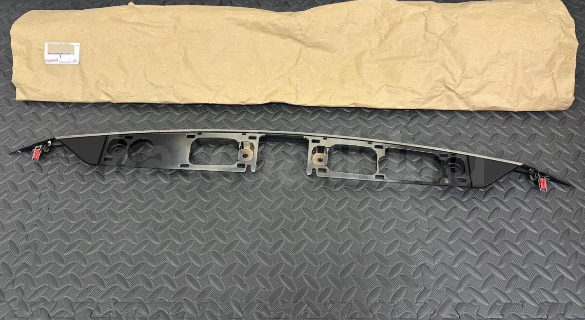 ■新品■トヨタ 純正 クラウン RS LIMITED2 リアガーニッシュ フィニッシャー AZSH20 AZSH21 ARS220 GWS224 220拍卖