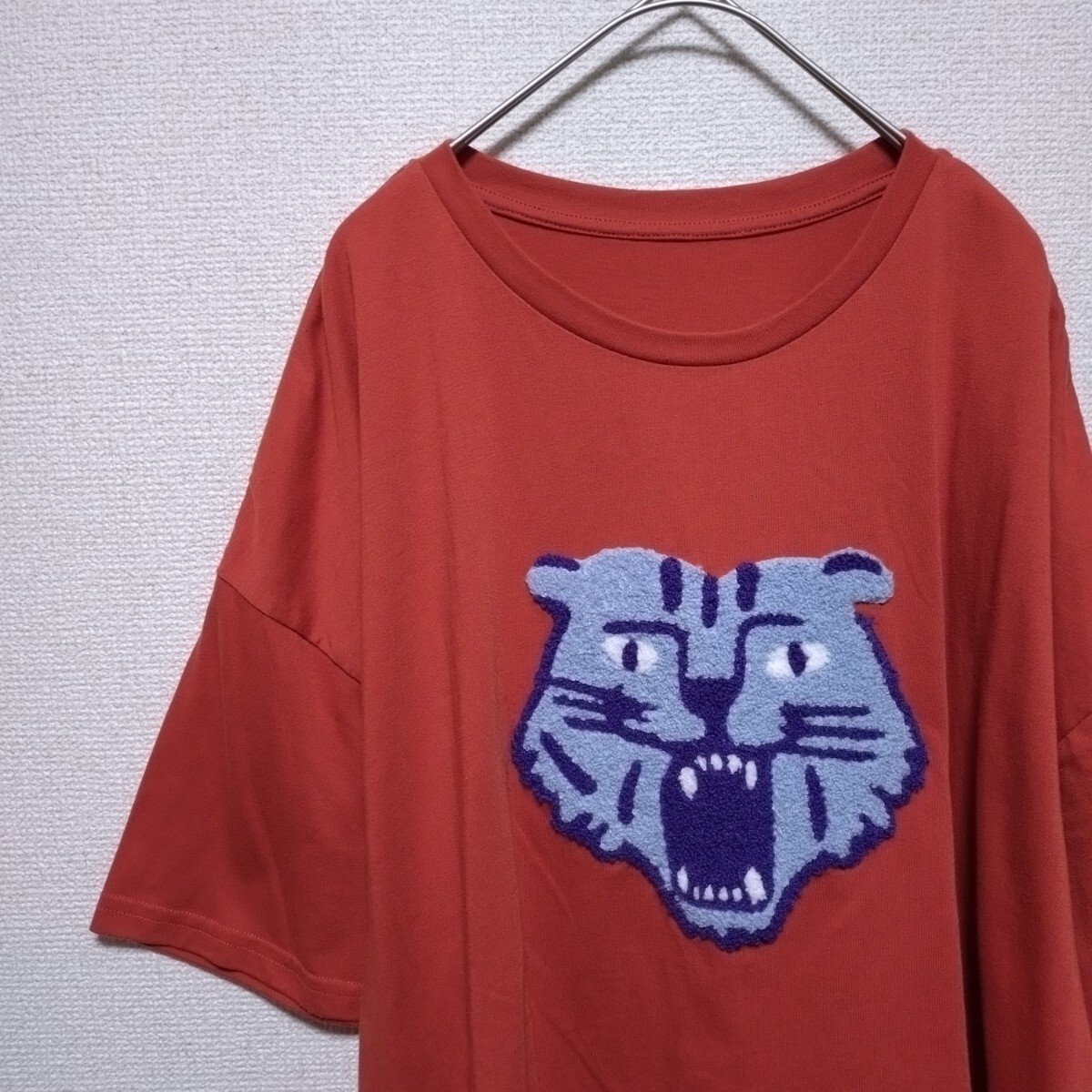 【 トラサガラ ビッグ刺繍 Tシャツ フリーサイズ 】 Tシャツ 古着 長袖 おもしろ ユニーク 洋服 刺繍 レディース メンズ トップス 半袖 服拍卖