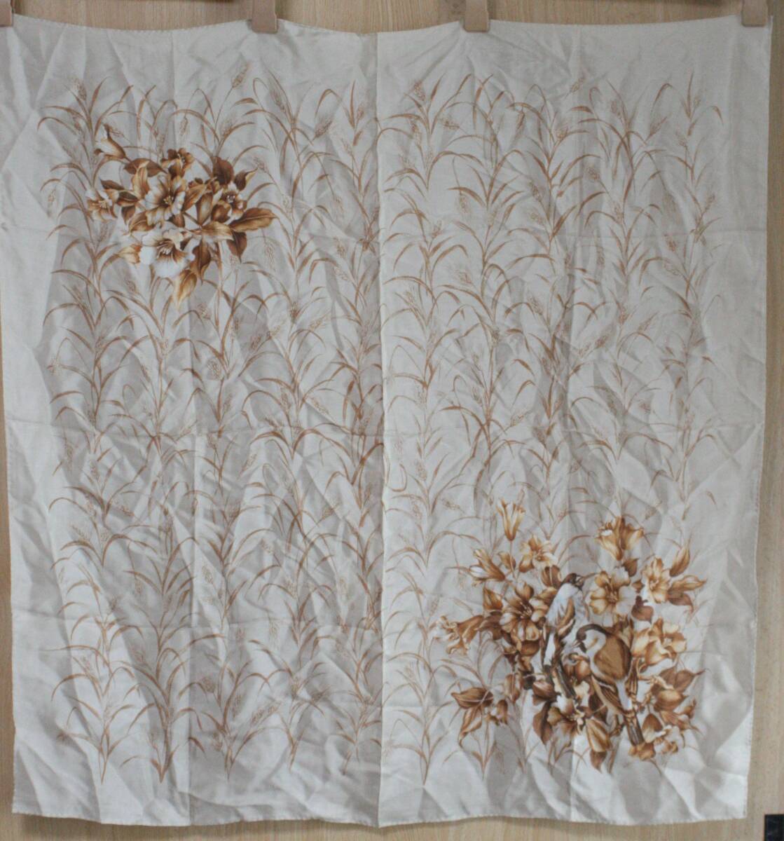★スカーフ 大判 ストール 絹100% 80cm×77cm位 used 長期保管品 現状品 河村商事★拍卖