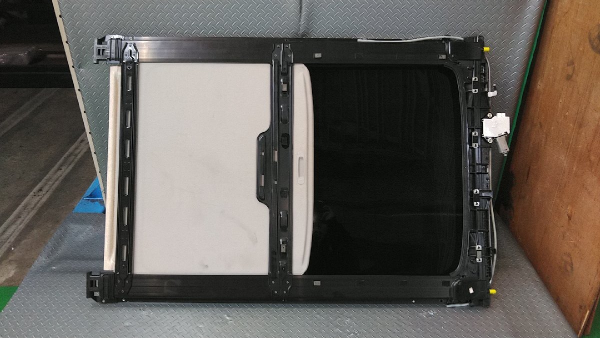 ANH20 ヴェルファイア 純正 リアサンルーフ フレーム ガラス付き ☆個人宅発送不可☆拍卖