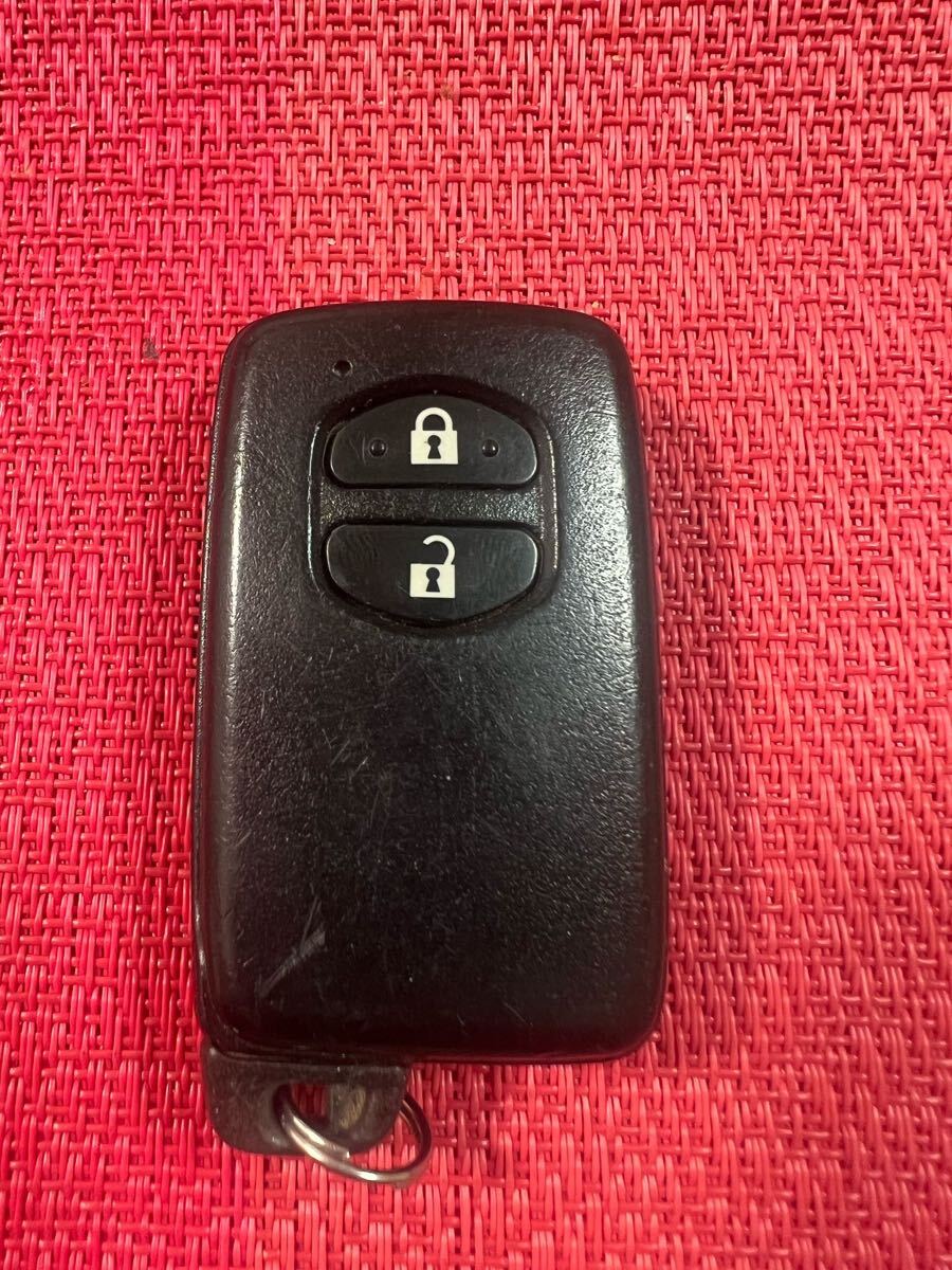 送料込 TOYOTA トヨタ純正 アクア ヴィッツ プリウス 001YUA1033 2ボタン スマートキー キーレス リモコン (415)拍卖