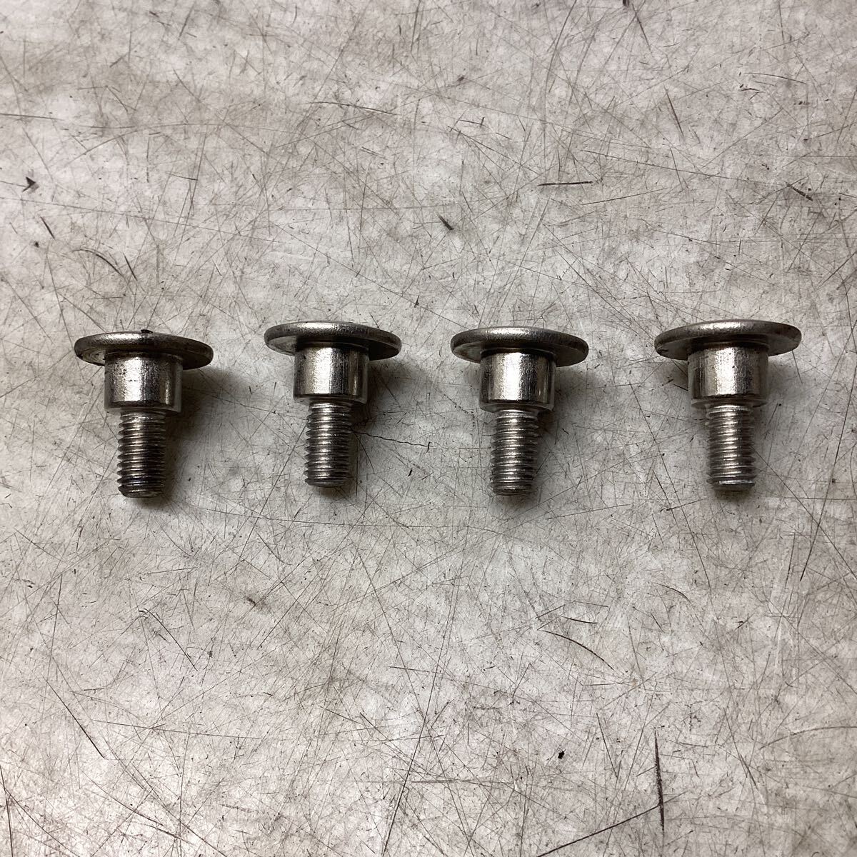 F11-6 ヤマハ シグナス グリファス SEJ4J フロント フェンダー ボルト 純正部品拍卖