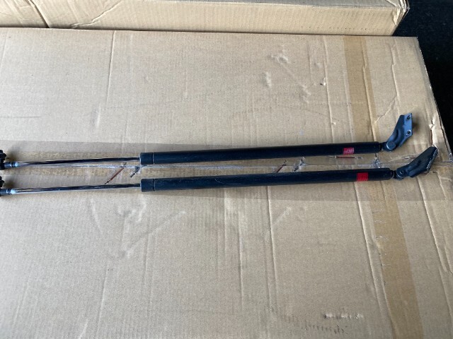 250106 ハイゼット S200V 左右リアゲートショック  左右リアハッチショック 68960-B9140 68950-B9140拍卖