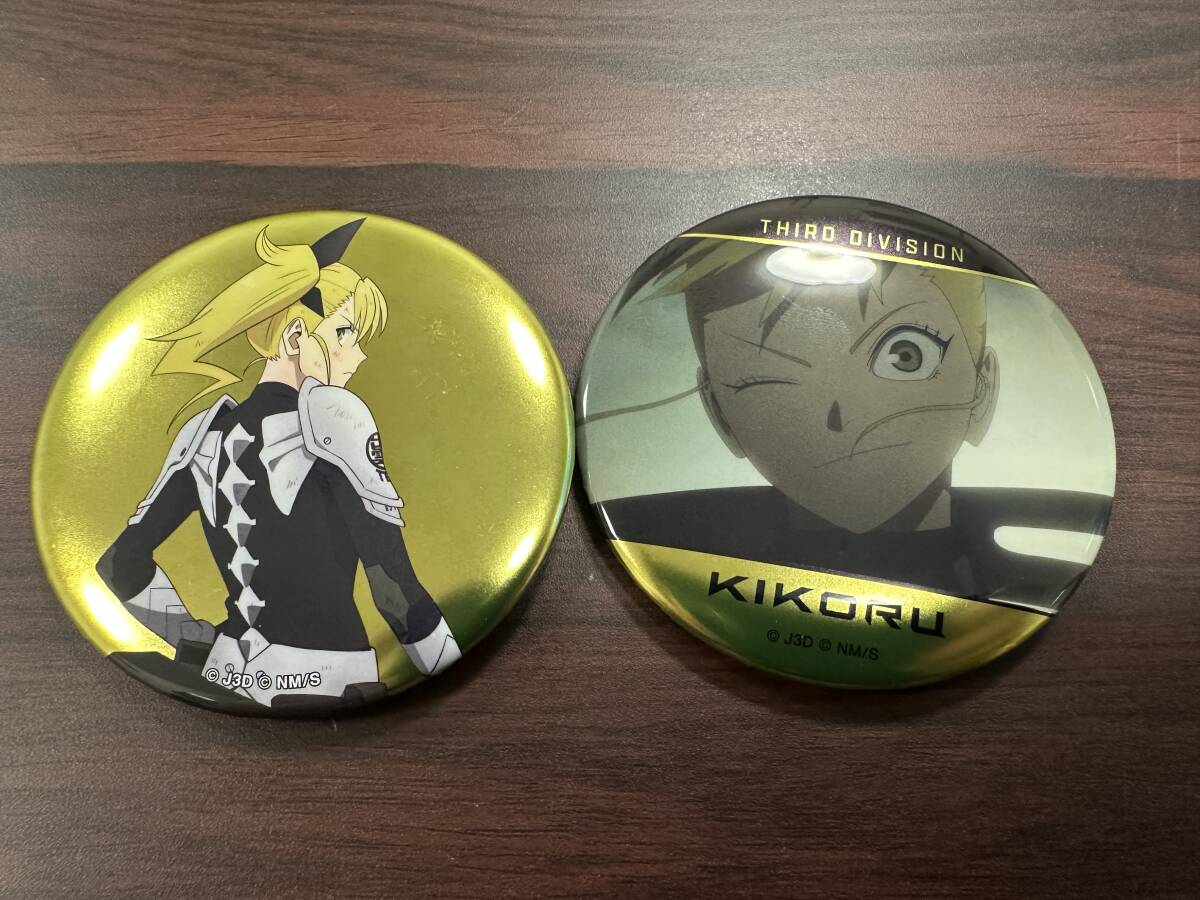 怪獣8号 書き下ろし戦う背中ver. 一撃コレクション メタリック缶バッジ 四ノ宮キコル 2個セット拍卖