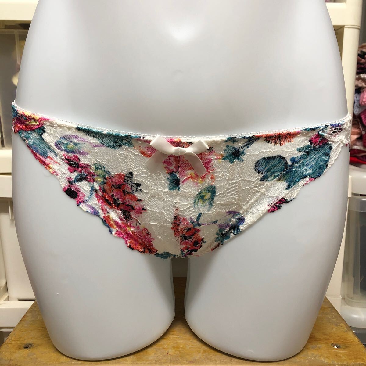 エメフィール ショーツ パンティ Mサイズ ホワイト 花柄レース拍卖