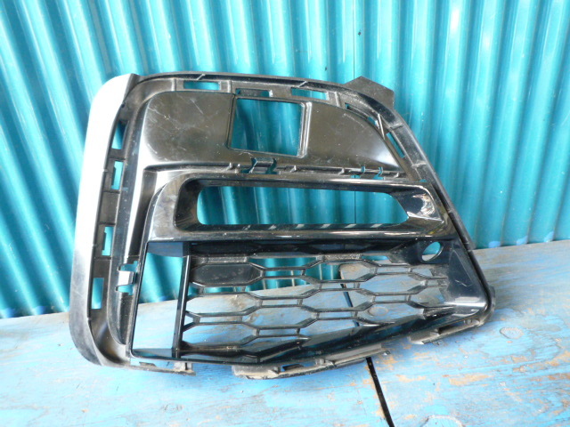 BH553 BMW G20 G21 3シリーズ グリル フォグカバー 右 51118069372拍卖