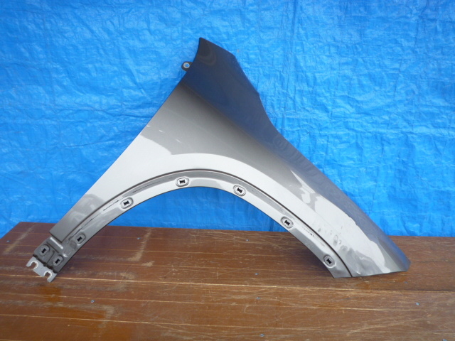 ☆BH724 ベンツ H247 GLA フェンダー 右 グレー拍卖