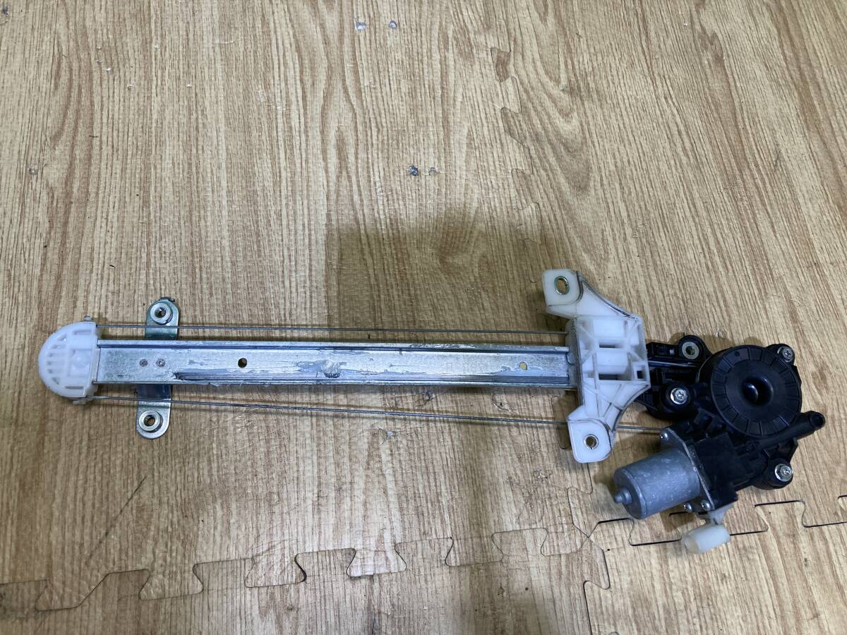 ★スペーシア カスタム★5AA-MK53S リア 左 ドア ドアガラスレギュレーターモーター 正常動作品 管23238拍卖