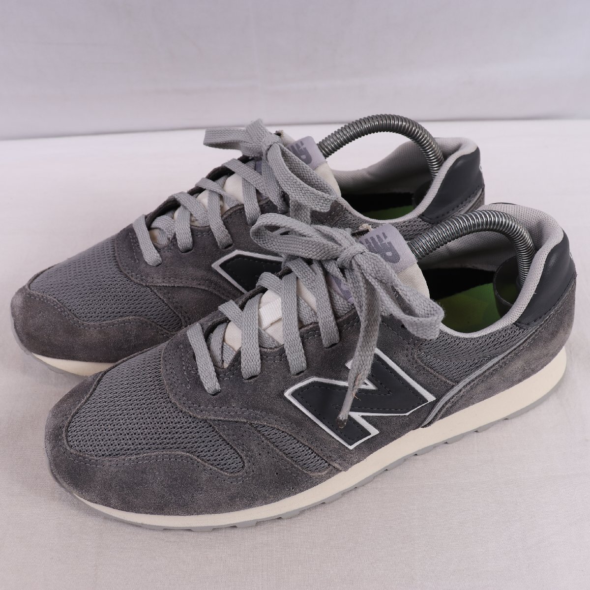 373 ニューバランス 26.0cm/New Balance グレー 灰色 黒 白 中古 古着 スニーカー メンズ yy540拍卖