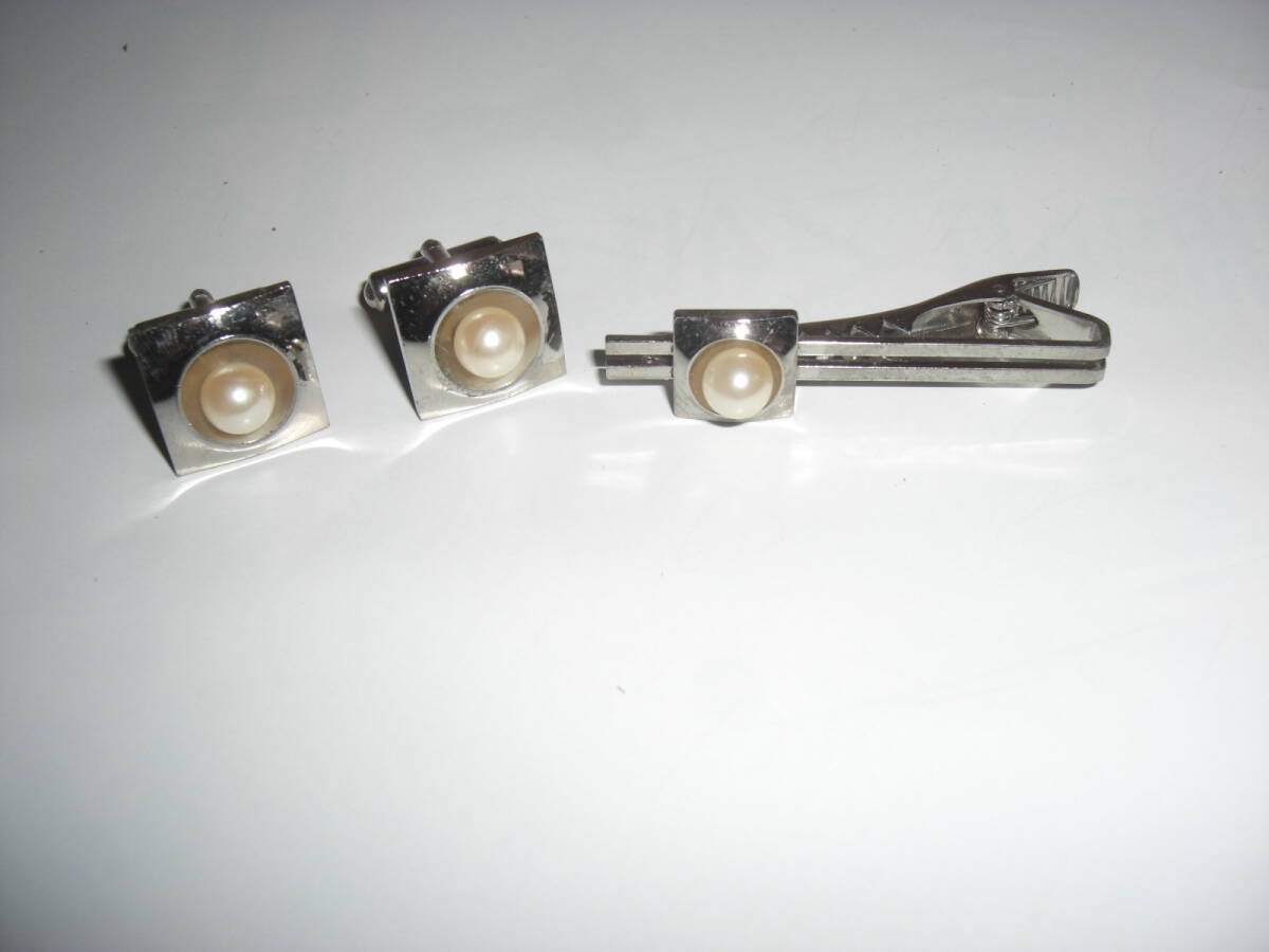 真珠の カフスボタン & タイバー セット RR拍卖