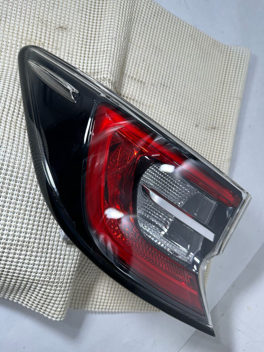 M51-1-1 カローラスポーツ NRE210 等 12-629   テールライト拍卖