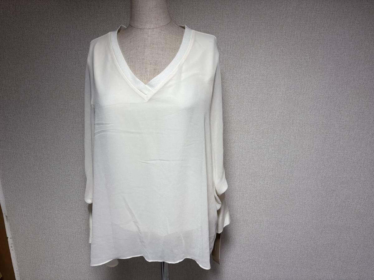d3693◆タグ付き新品◆ヴェルソーVerseau ジオン商事 Vネック重ね着風シアーカットソー38オフホワイト拍卖