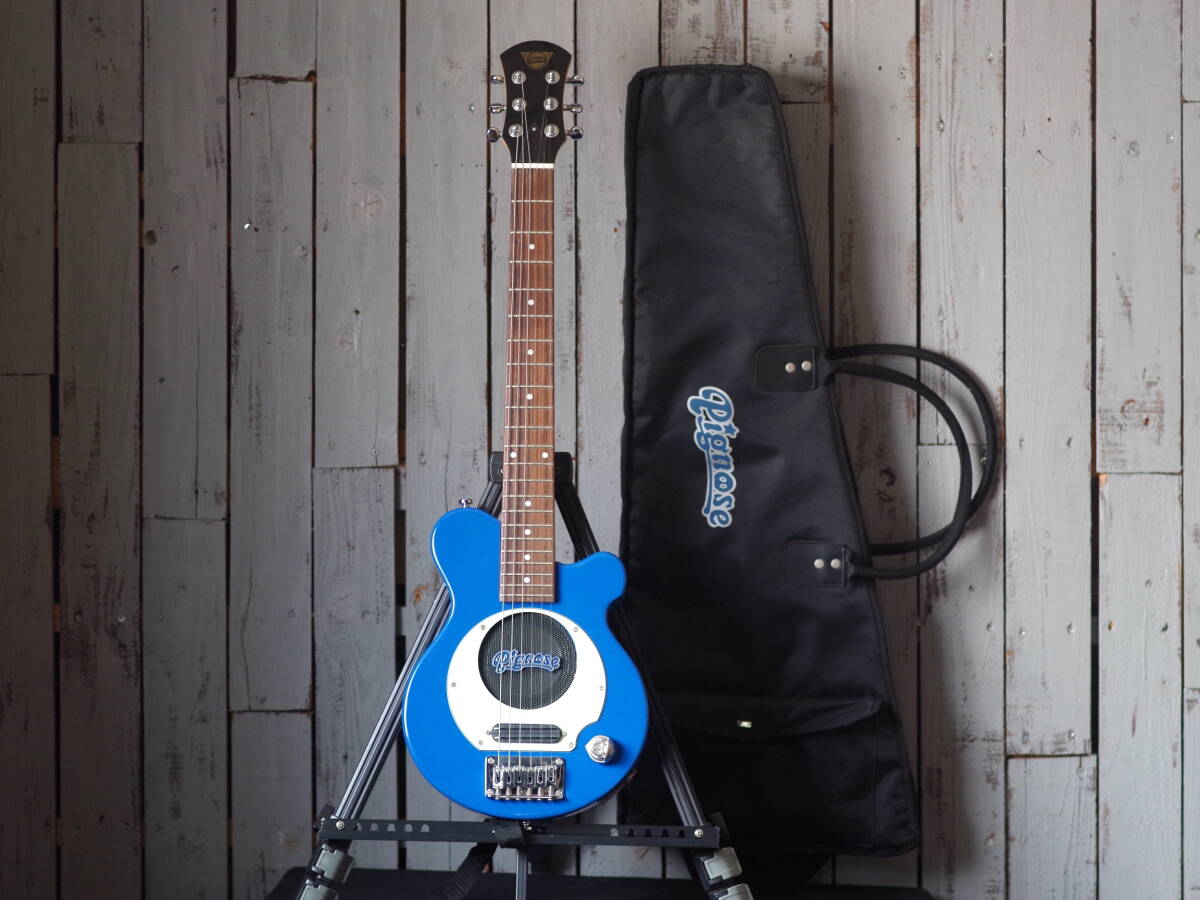 M12396【Pignose】音出しOK!! ピグノーズ アンプ内蔵ギター 青 気になるガリなし オフィシャルケース付き160サイズ拍卖