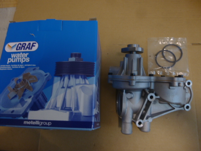 GOLF2/GOLF1/GOLF3/コラード用ハウジング付きウォーターポンプ新品イタリア製拍卖