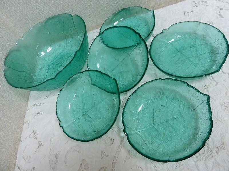 (☆BM)グリーン ガラス サラダボウル プレートセット リーフ型 葉型 取り皿 緑 盛皿 中皿 洋食器拍卖