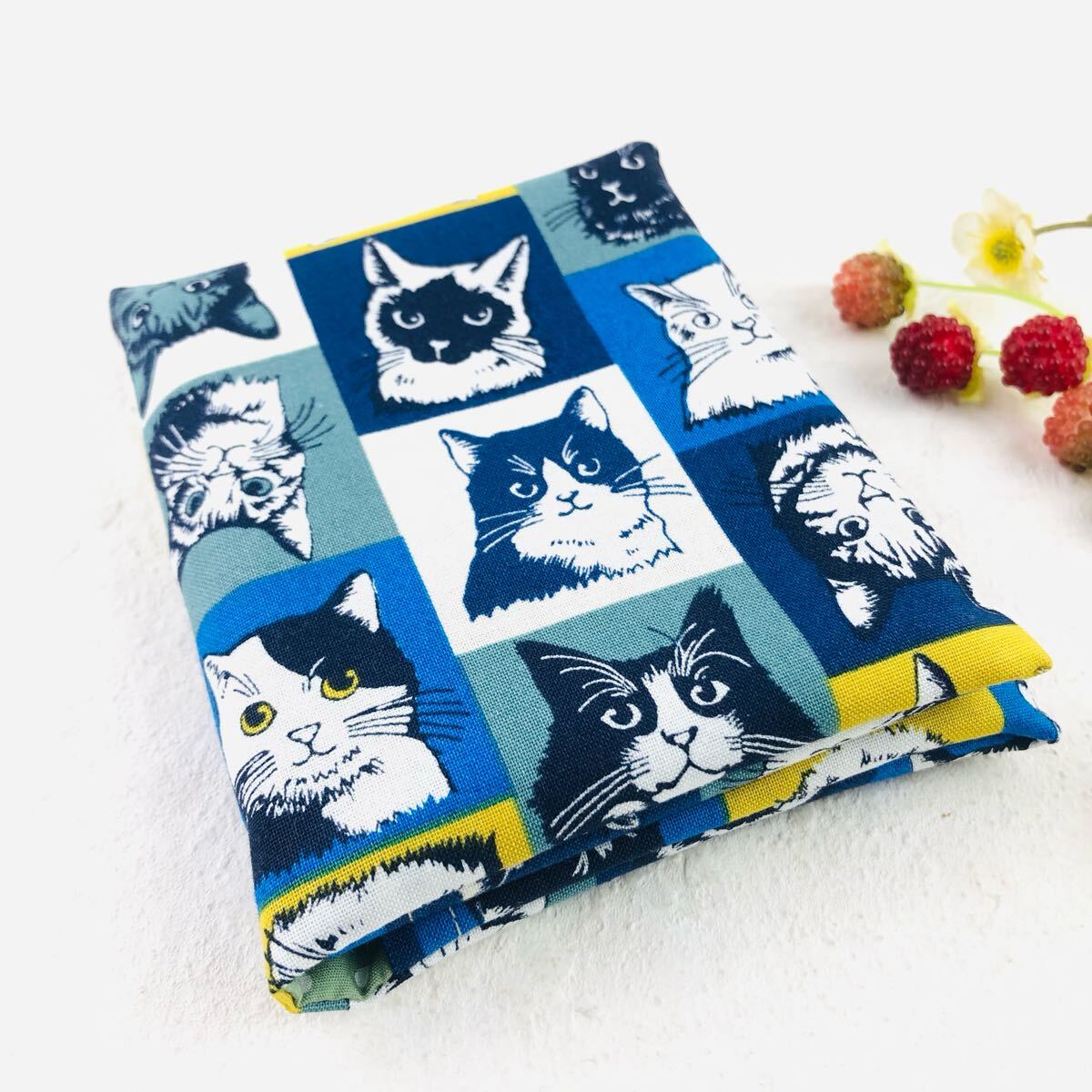 ハンカチ風 サニタリーポーチ ハンカチネコ柄 ナプキンケース 猫 ナプキンポーチ ハンドメイド拍卖