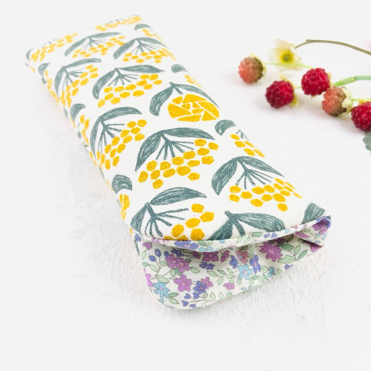 ミモザとローズのふかふかメガネケース ハンドメイド ふかふかメガネケース ポーチ 花柄 北欧風 眼鏡ケース ミモザ柄拍卖