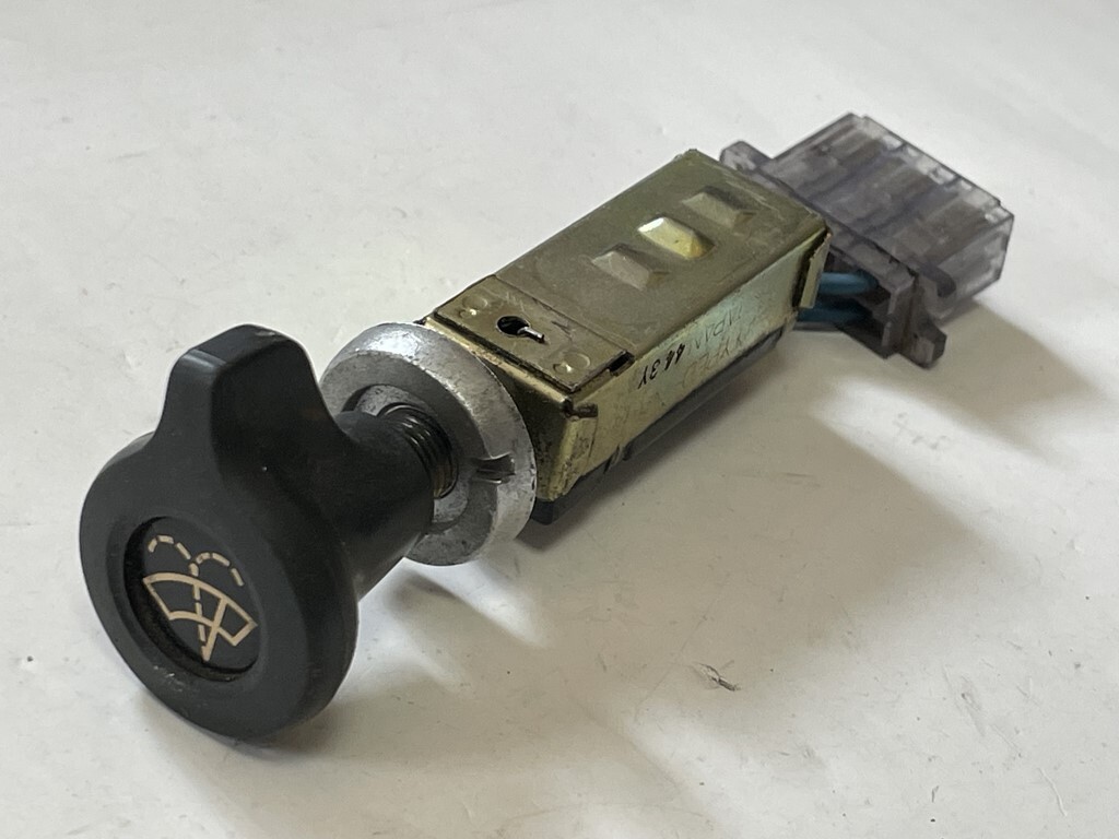 プリンス/スカイライン・ウォッシャーノブスイッチ中古★旧車・古い・レトロ・54A・54B・50・DXデラックス・箱車・名車・スポーツカー拍卖