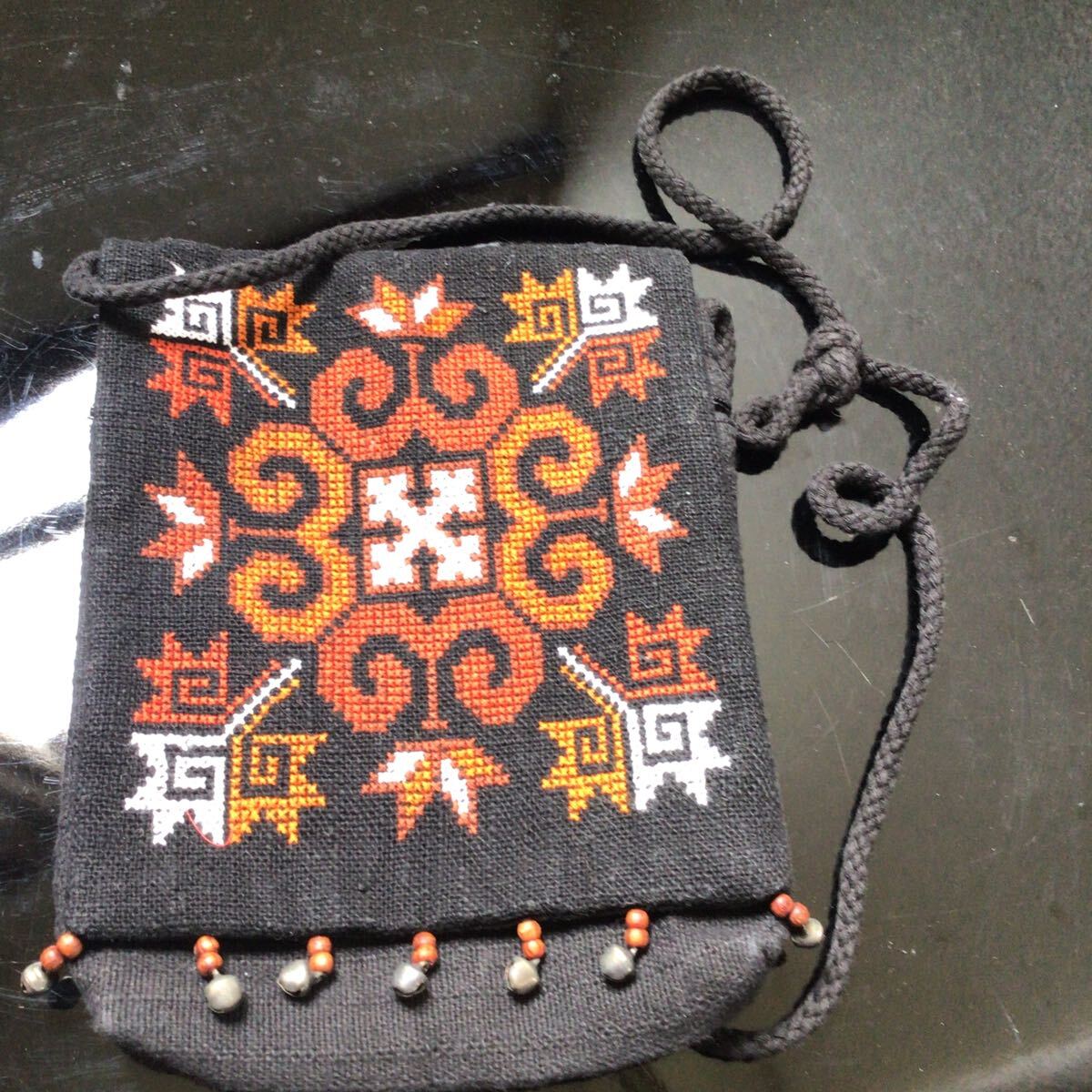 ポーチ ポシェット タイのモン族の刺繍拍卖