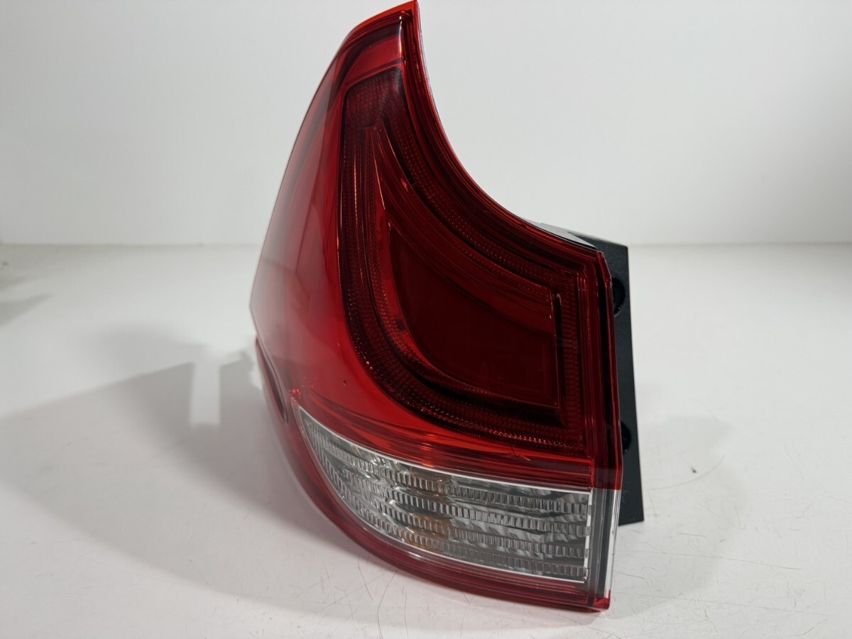 ホンダ純正 GB5/GB6/GB7/GB8 フリード テールライト Assy 左側 KOITO 220-62201 刻印J0 棚番T-517拍卖