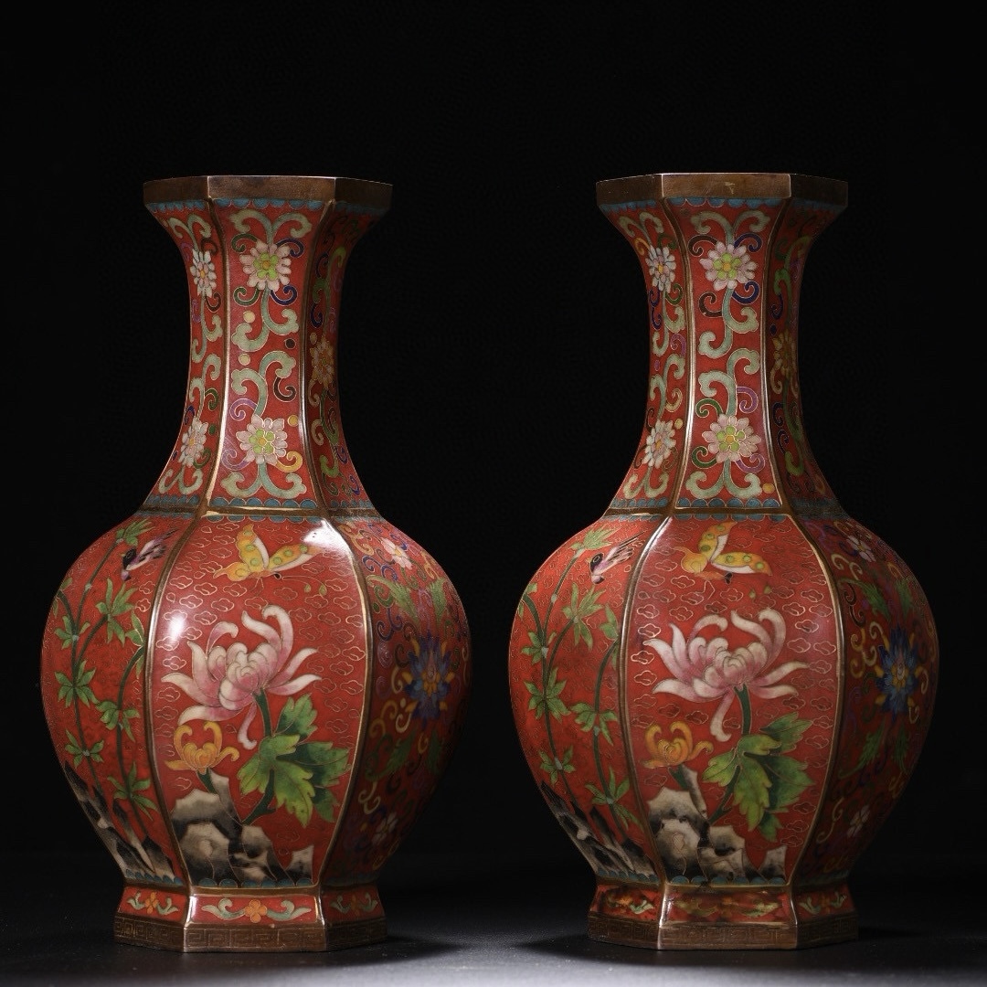 唐物 清 乾隆年製 景泰藍 絡枝蓮紋 梅蘭竹菊 六角瓶 銅製品 極細工 古美術品 中国古玩 骨董品 D64拍卖