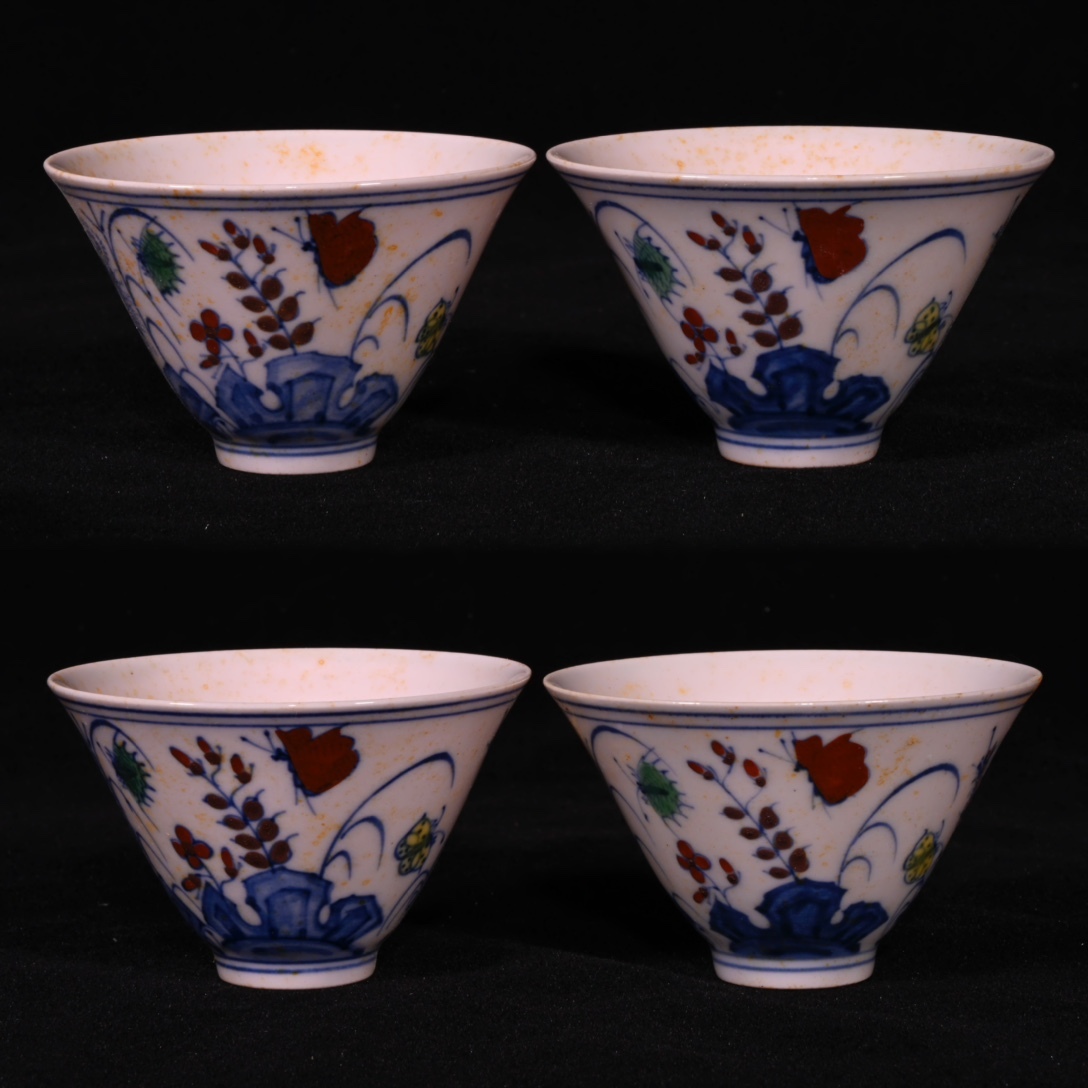 唐物 大明 成化年製 鬥彩紅胎萬字款 三秋杯一套 四個 陶芸 磁器 中国磁器 置物 賞物 極細工 古美術品 中国古玩 骨董品 D64拍卖