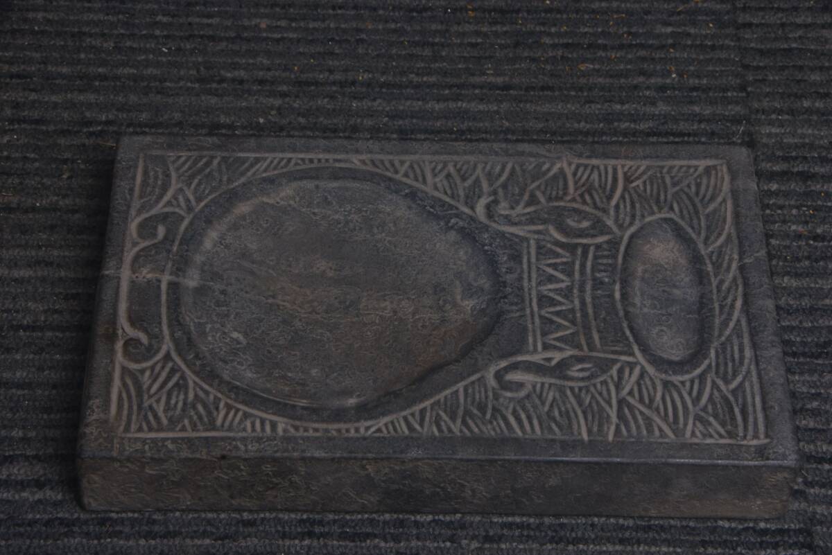 唐物 清 青石 花瓶硯臺 純手工彫刻 包漿温潤 中国美術品 時代物 D64拍卖