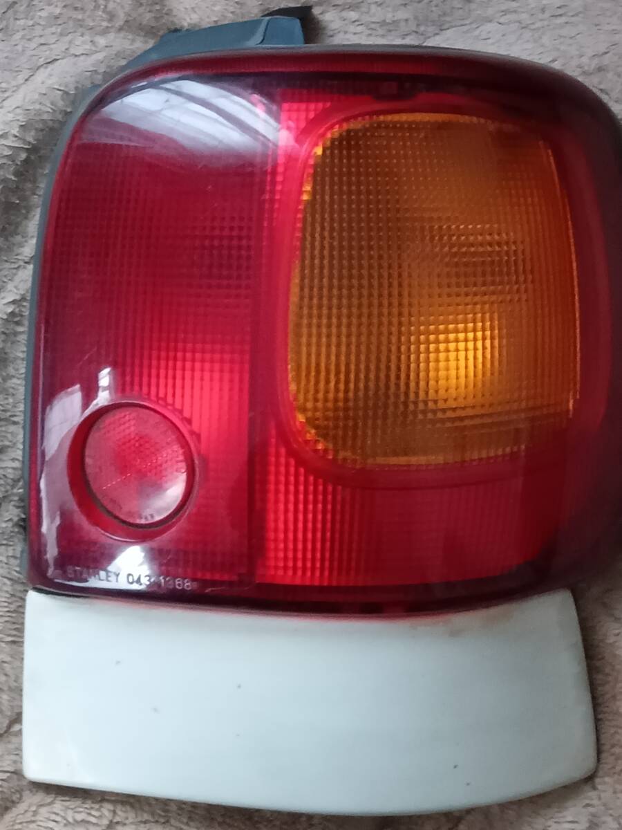 マツダ純正 キャロル用 右テールランプ 中古 STANLEY 043-1368拍卖