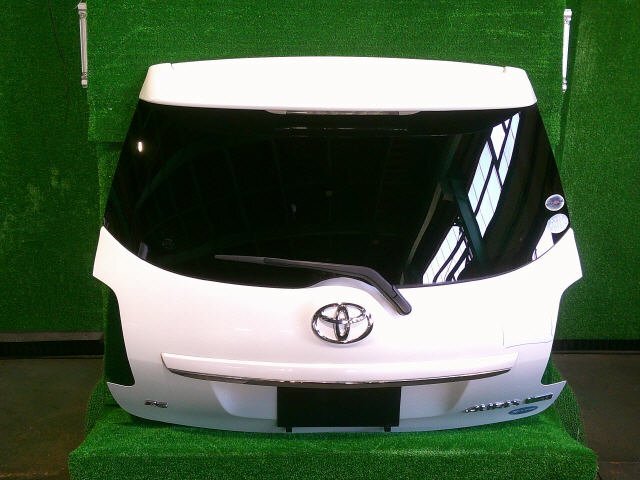 4kurudepa H23年 オーリス DBA-ZRE152H リア ゲート バック ドア 67005-12C00 白 070 NZE151 ZRE151 ZRE154拍卖