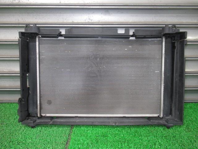 プリウス DAA-ZVW30 ラジエータ 16400-37230 16400-37240 422134-1041 /42675拍卖
