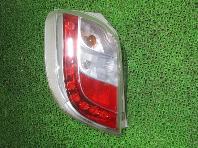 プレオプラス DBA-LA300F 左テールランプ 81560-B2560 トーカイデンソー 20511 /42703拍卖