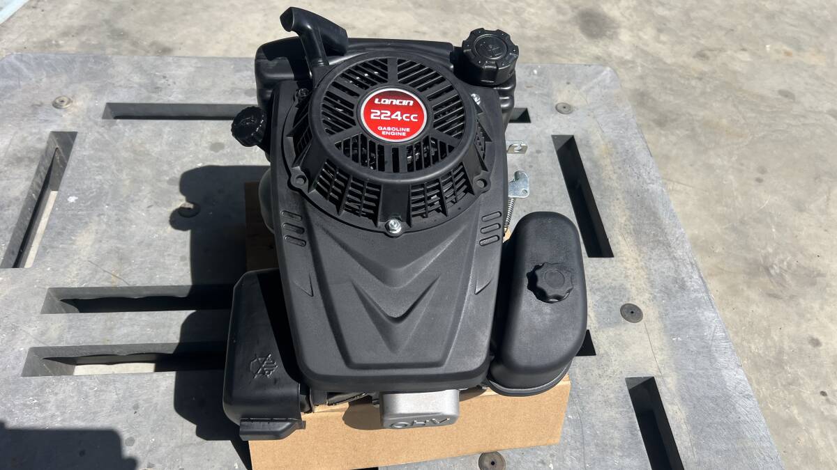 ロンシンセル付き ラジコン草刈機用 エンジン単体 224CC ラジコン草刈機 UR550 LONCIN拍卖