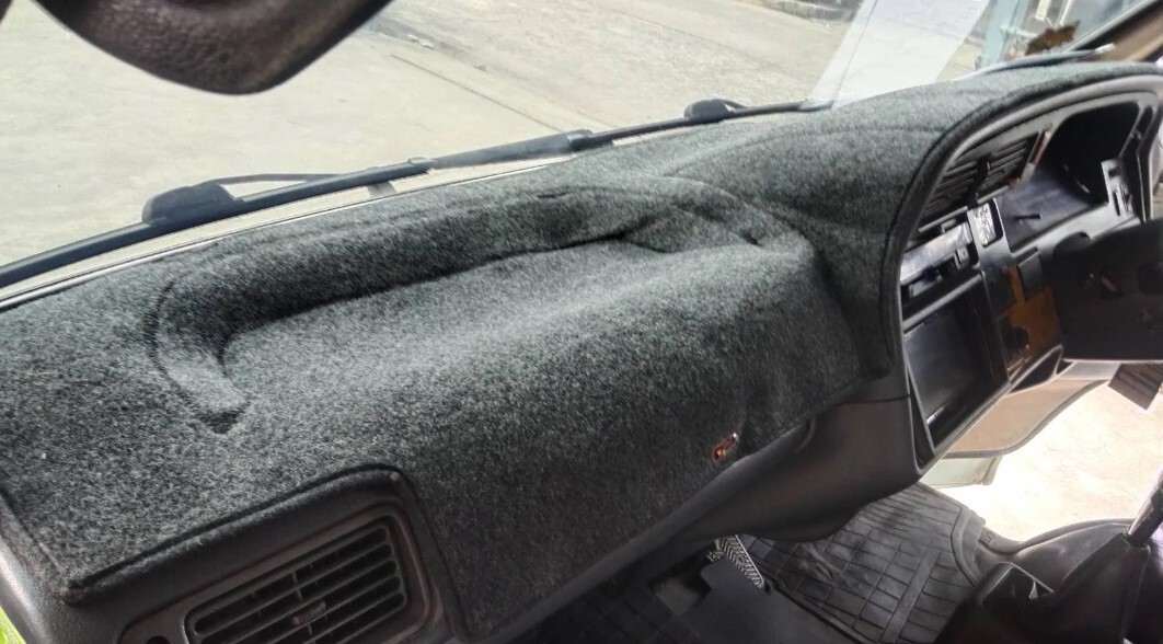 訳アリ品 トヨタ 100系 ハイエース ダッシュマット ダッシュボード 右ハンドル 前期向け拍卖
