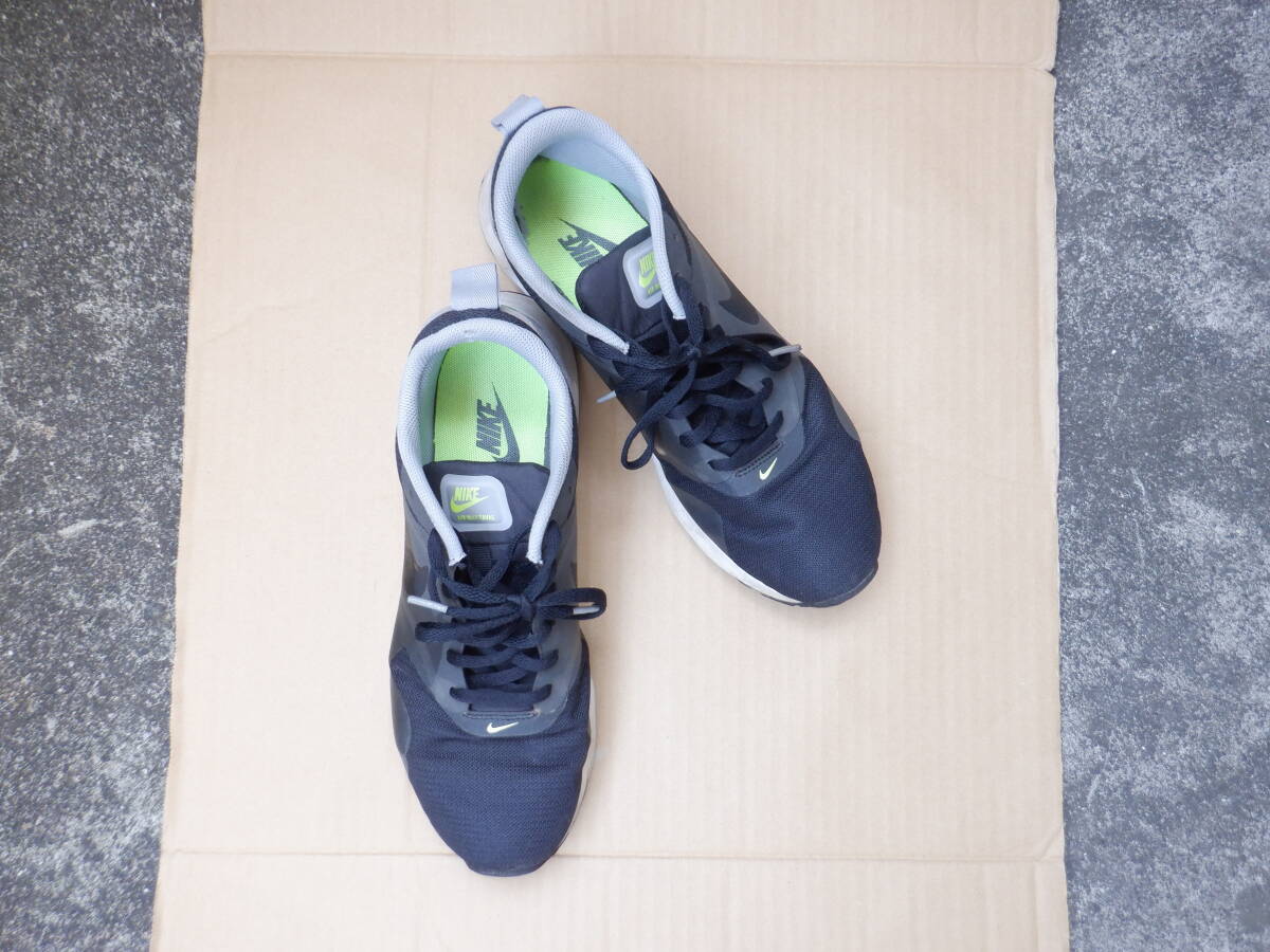 ナイキ NIKE AIR MAX TAVAS スニーカー 黒とグレーのツートンカラー 26.5cm 拍卖