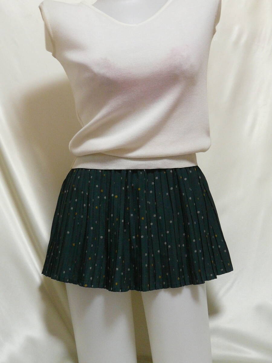 ♪♪深緑色にドット柄の超マイクロミニ☆シックなプリーツ^^♪♪ 拍卖