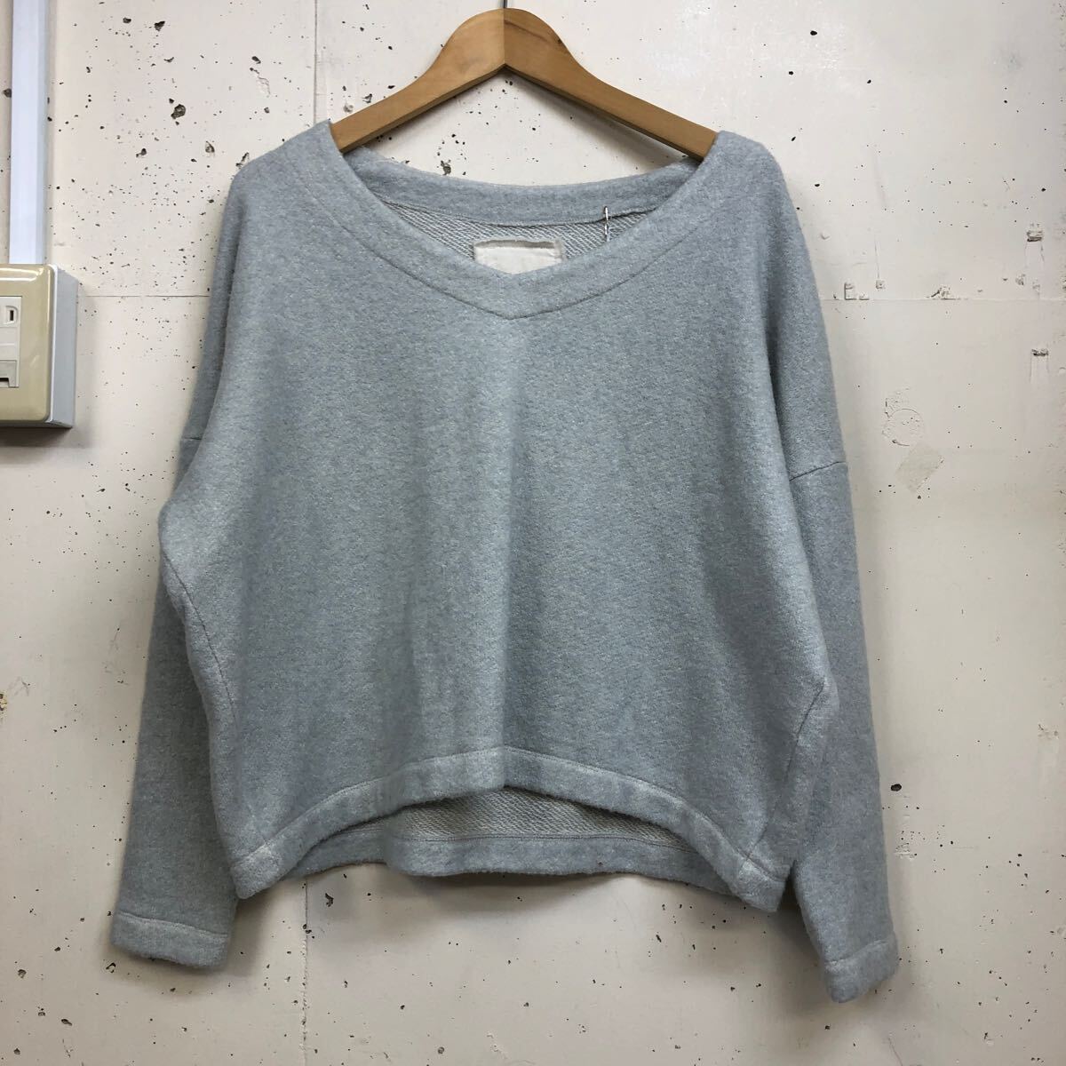 V::ROOM ヴィルーム Vネック カットソー トップス レディース 水色寄りグレー アルパカ ウール サイズ2 長袖 拍卖