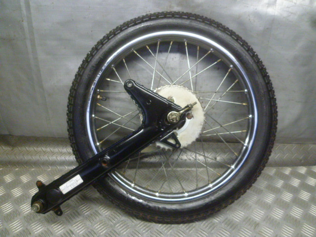 カ4.2  YB-1  F5B  純正 当時物!!  リアホイール/スイングアーム/ブレーキset  2267km  ☆YB-1Four.YB50拍卖