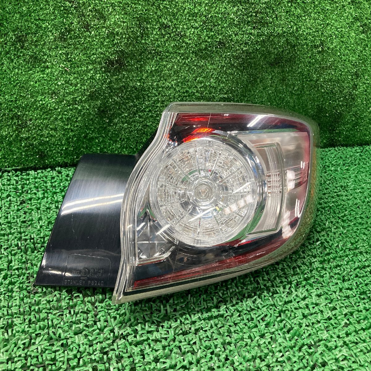 ♪♪アクセラ 15Sスタイル BL5FW 右 テールランプ テールライト STANLEY P8240(W2513)♪♪拍卖
