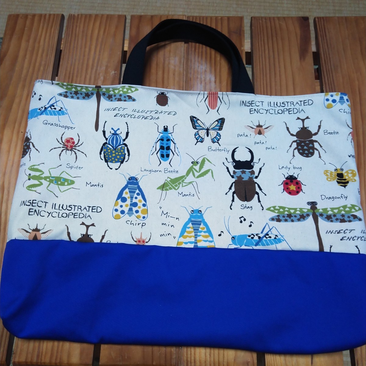入園入学準備 男の子 昆虫 手提げ レッスンバック 絵本バッグ 絵本袋 ハンドメイド かまきり カブトムシ クワガタ バッタとんぼ拍卖