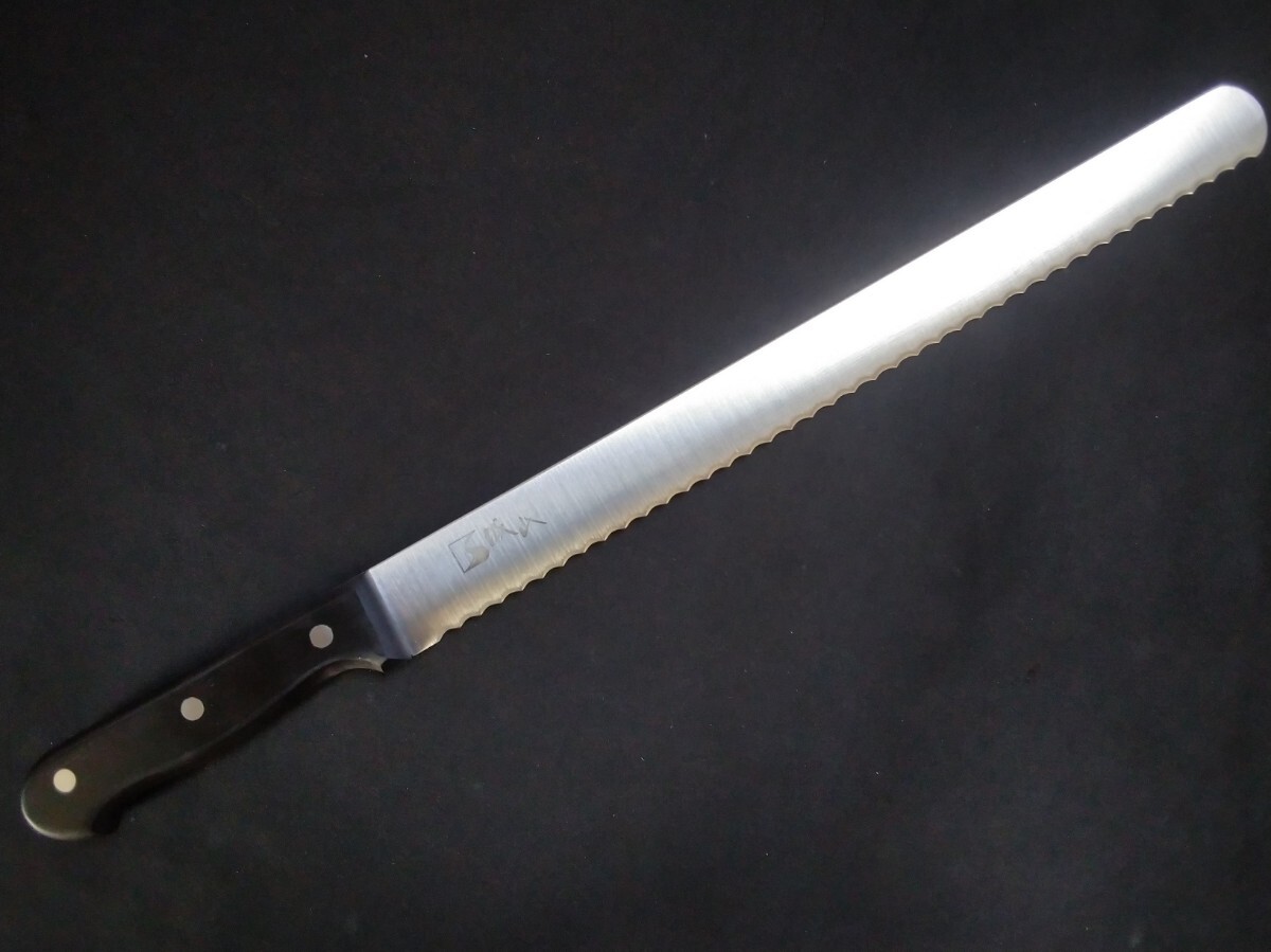 城山刃物製作所(堺業務用刃物メーカー直売)パン切り包丁 刃渡り300㎜ ウェーブナイフ 城山ネーム入り 黒合板柄拍卖