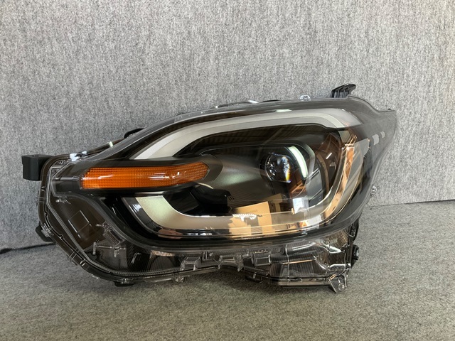 5145-Q1 シエンタ MXPC10 ヘッドライト LED 左 ☆拍卖