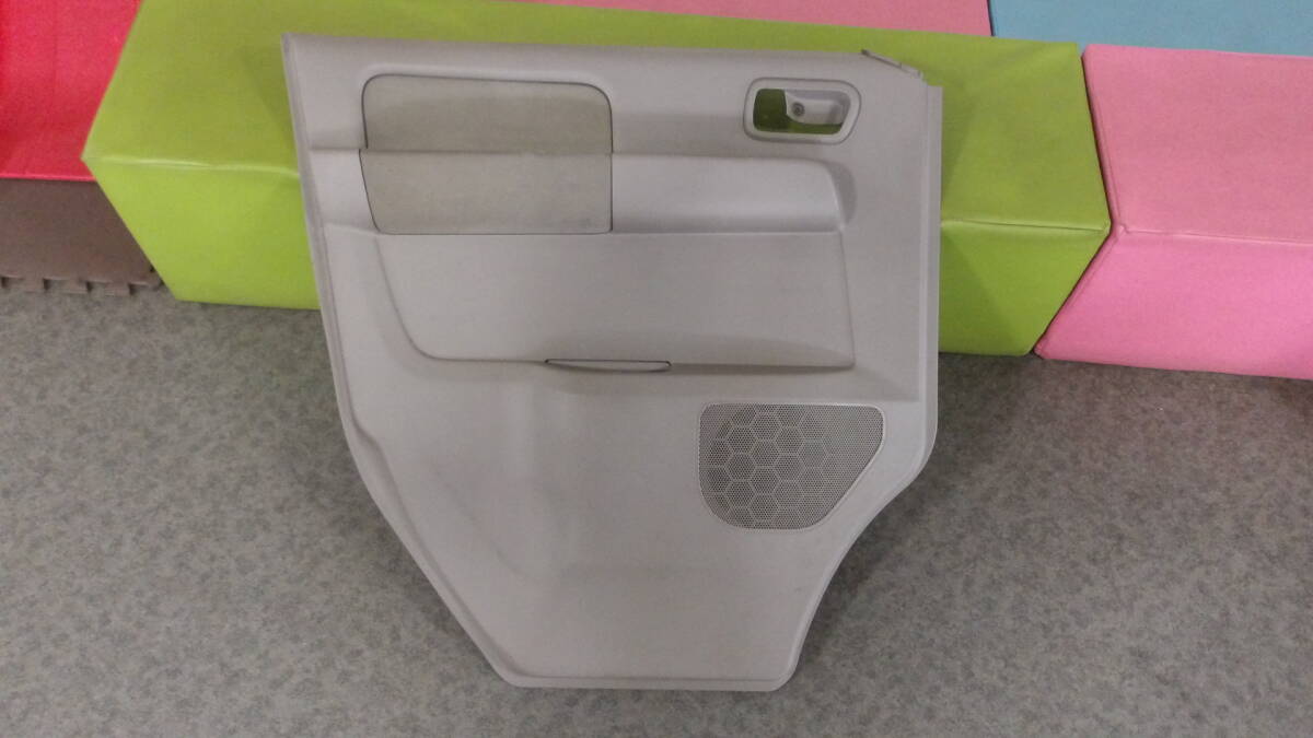 スズキDA64Wエブリィ ワゴン純正フロント左ドア内貼り助手席トリム内張り カバー83721-68H1エブリー エブリイ部品取り車あります拍卖