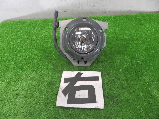 アウトランダー DBA-CW4W 右フォグランプ 4B11 X42 0894 8321A285 250482拍卖