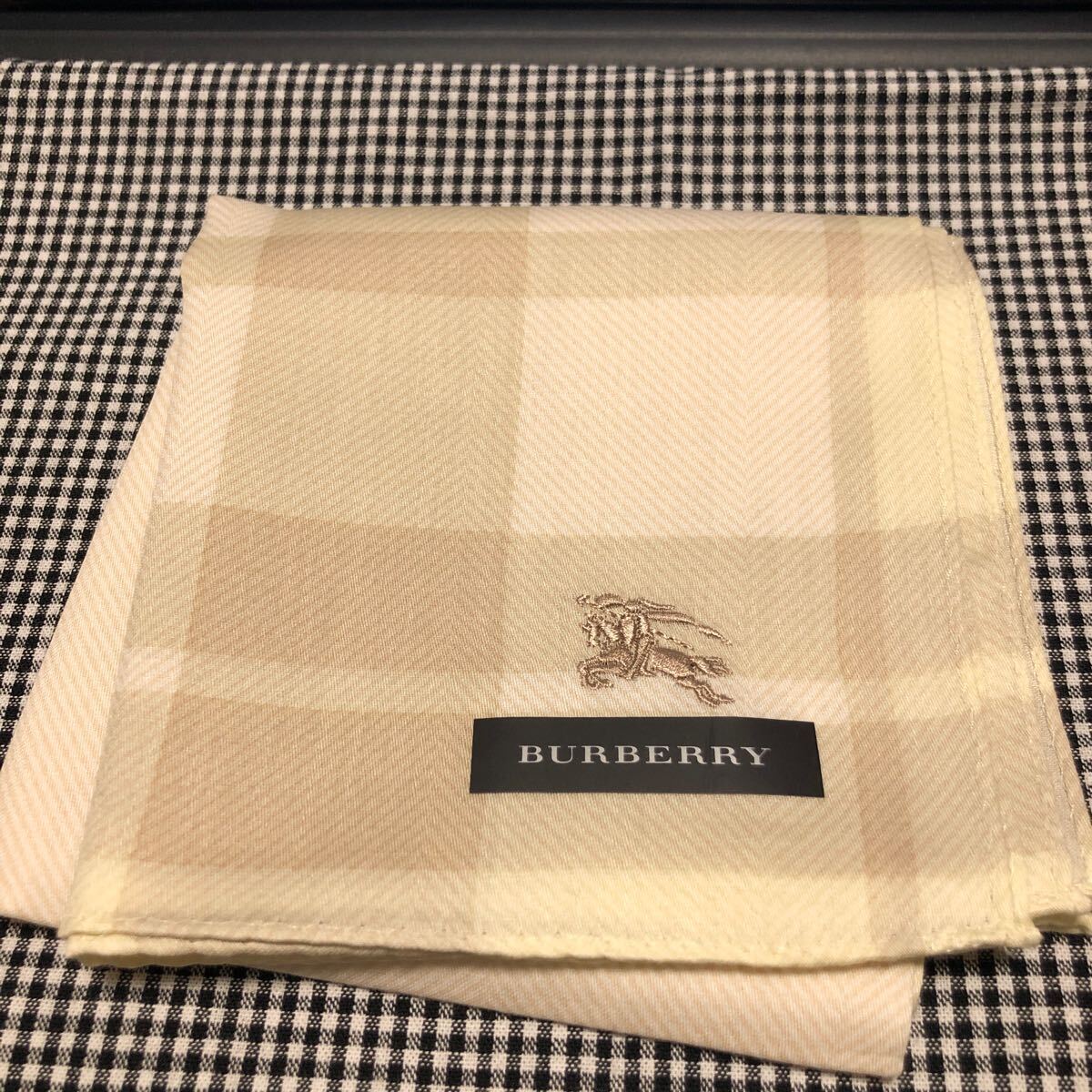 新品 バーバリー BURBERRY ハンカチ チェック×ホースマーク刺繍 正規品 未使用拍卖