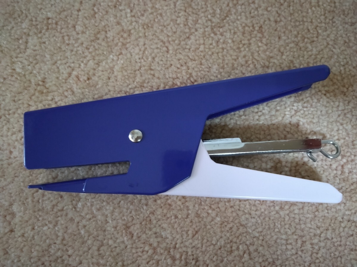 パピエ・ティグル ホチキス PAPIER TIGRE STAPLER パピエティグル クジラ くじら 鯨拍卖