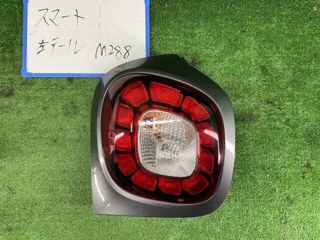 スマート ABA-453062 左テールランプ フォーフォー BRABUS エクスクルーシブ拍卖