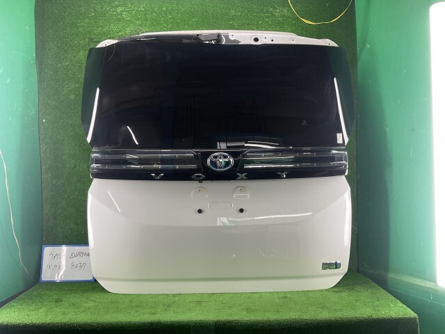 ヴォクシー ボクシー 6AA-ZWR90W バックドア リアゲート ハイブリッドS-Z 7人拍卖