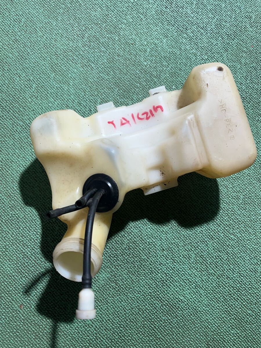 送料600円草刈機刈払機部品 パーツ 燃料タンク ひび割れなし 漏れません ホース、パッキンなど保証なし 共立 JAK21G 拍卖