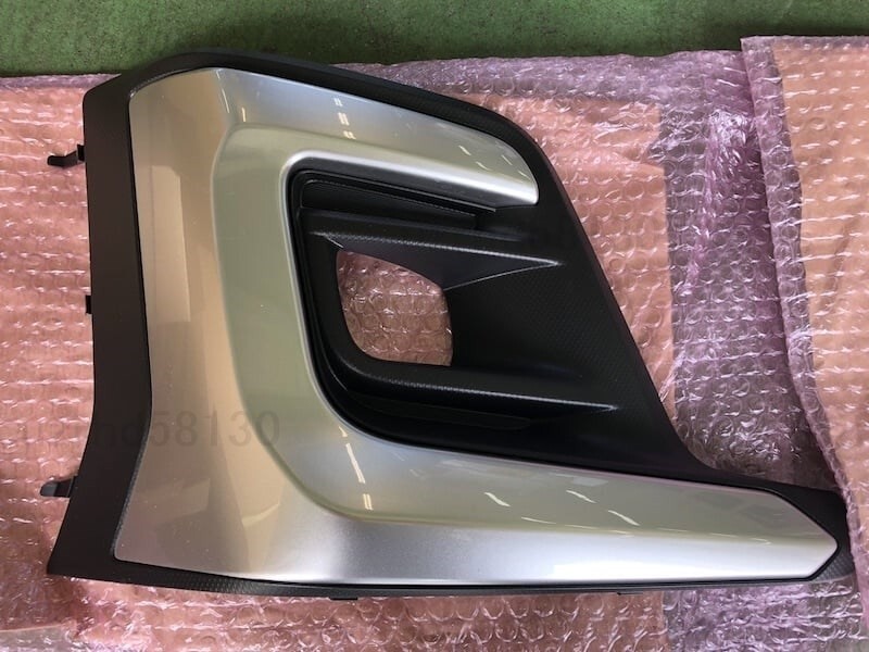 スバル純正 XV Advance フォグランプカバー 右側 運転席側 SUBARU拍卖