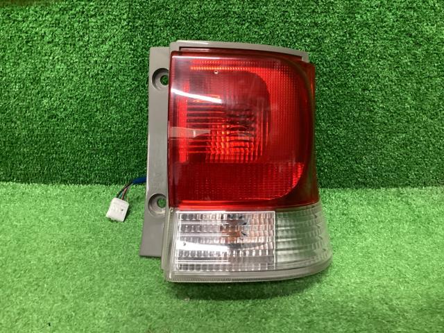 タント DBA-L375S 右テールランプ L T19 81550-B2240拍卖